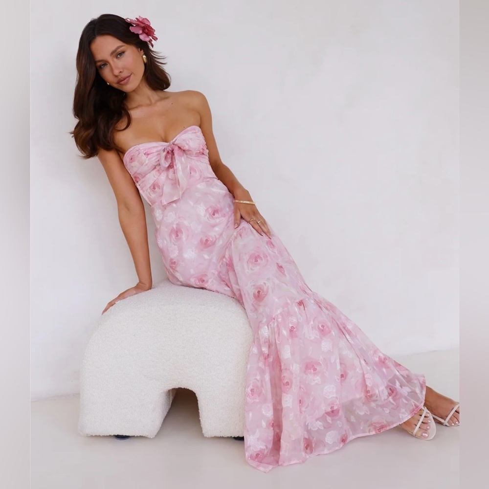 Elegant Pink Floral Strapless Dress